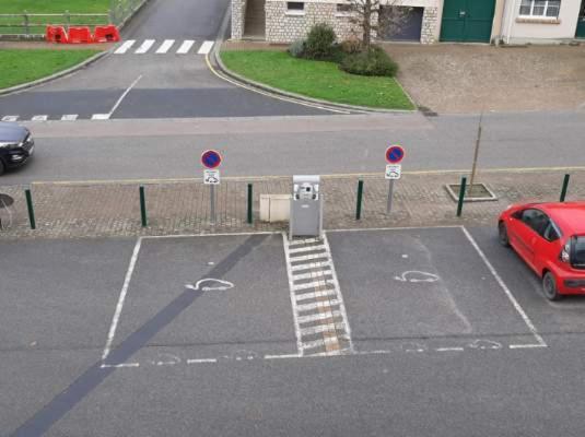 Le Plain Pied Sur Place Le Mele-sur-Sarthe Exterior photo